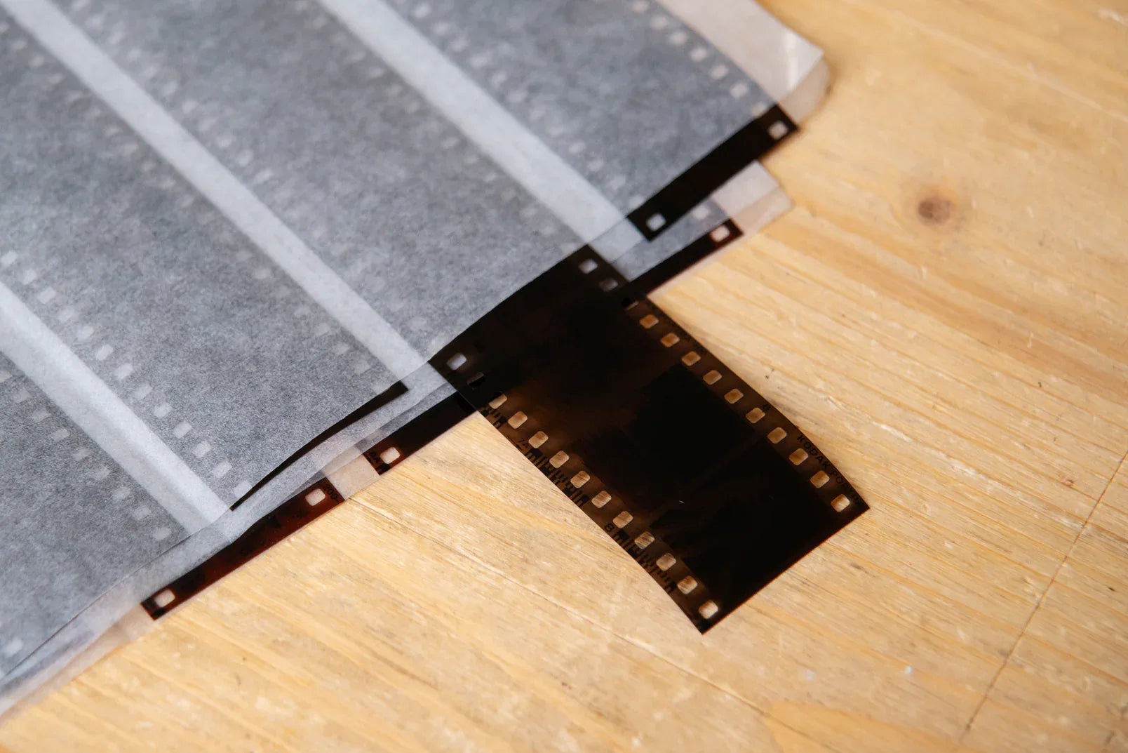 Pergamine Paper Sleeves 35mm – 7 Stripes - Photo Studio Berlin